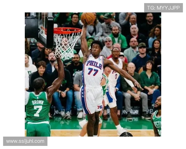 埃奇库姆表现出色次节独得12分全场贡献16分2板3助3断助力球队稳定发挥